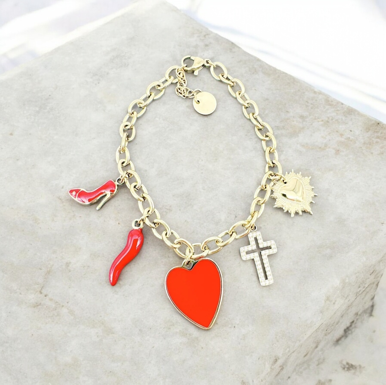 Bracelet en acier inoxydable- multi breloques rouge